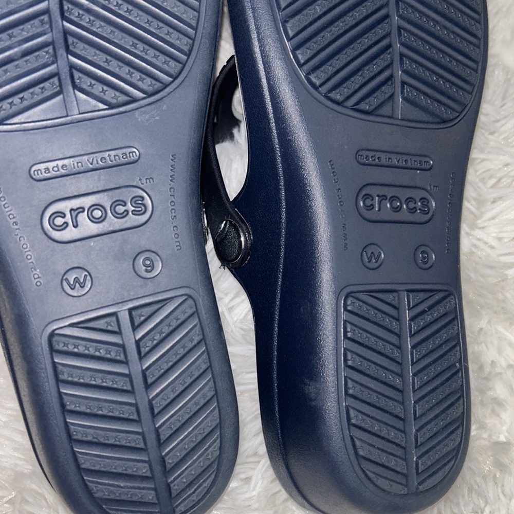 Crocs - Picture 9 of 11